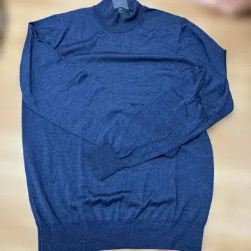 VNECK 이탈리아 브랜드 네이비 스웨터