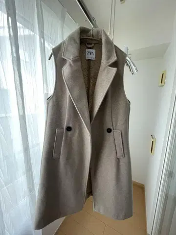 ZARA 베이지 노카라 롱 베스트 M