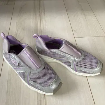 [ 새상품 ] 커브스 신발 커브스 스니커즈, 트레이닝 슈즈 23.5cm