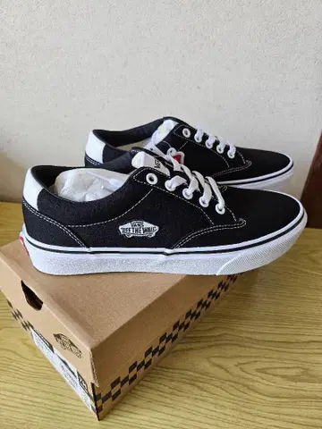 새상품 VANS 스니커즈 25.5cm