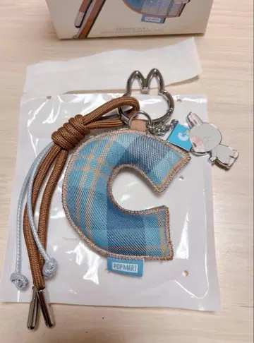 정품 PIN FOR LOVE 러브브 알파벳 참 [ C ]
