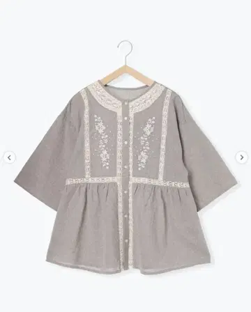 사만사 모스모스 꽃 자수 절개 블라우스