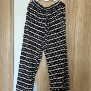 JACQUARD CUTWORK TROUSERS Zara