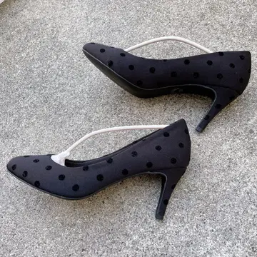 SESTO 도트 무늬 아몬드 토 펌프스 7cm 힐 23cm