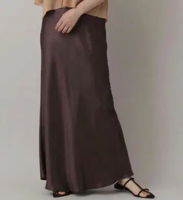 다크 브라운 플레어 스커트 롱 새틴