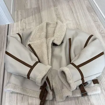 MURUA 쉘파 무스탕 코트 F 사이즈