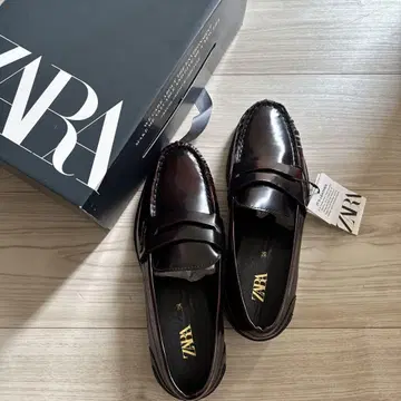 ZARA 다크 브라운 로퍼