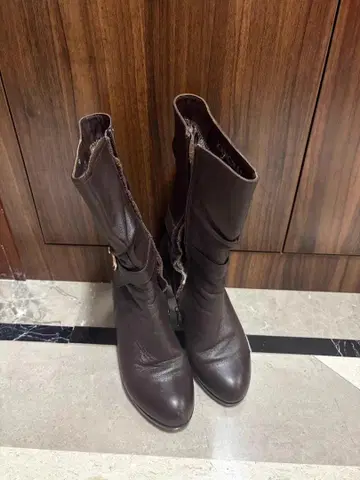 브라운 가죽풍 롱 부츠 중간 힐