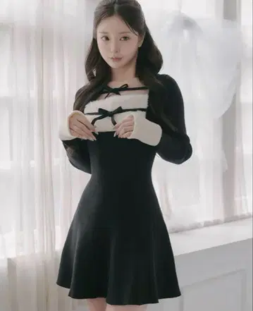 다리치 리본 퍼 플레어 니트 미니 원피스 BLK free