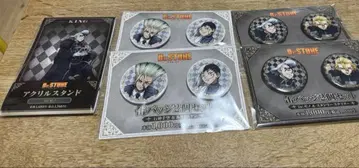 Dr.STONE 훼미리마트 콜라보 캔뱃지 및 아크릴 스탠드 묶음 판매