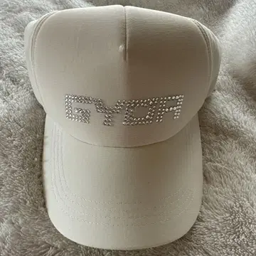 GYDA 큐빅 화이트 캡