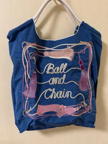 Ball and Chain 자수 토트백