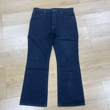 UNIQLO jwa 블랙 부츠컷 데님 W34