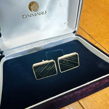 새상품 Daimaru 골드 커프스 링크스 케이스 포함