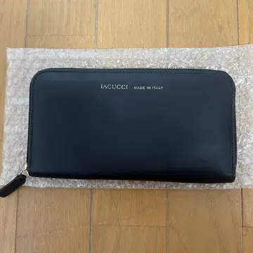 IACUCCI 블랙 가죽 장지갑