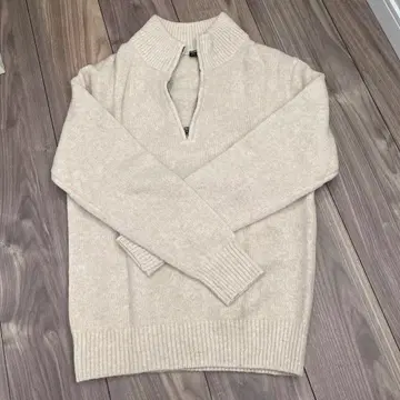 UNIQLO 베이지 하이넥 스웨터 S