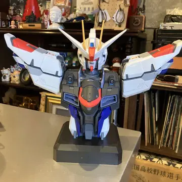 제일복권 건담 SEED A상 프리덤 건담 흉상 피규어