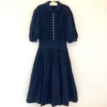 잉게보그 롱 원피스 핀턱 프릴 펄 버튼 7부 소매