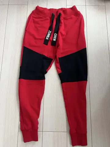 ZUMBA WEAR 조거 팬츠 레드/블랙