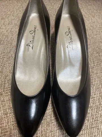 펌프스 블랙 다이애나