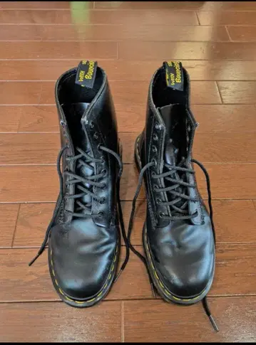Dr.Martens 8홀 부츠 UK8 (약 26.5cm~약 27cm)
