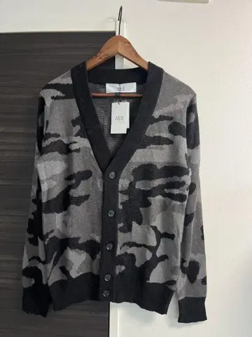 M 새상품 AKM contemporary 카모 패턴 가디건