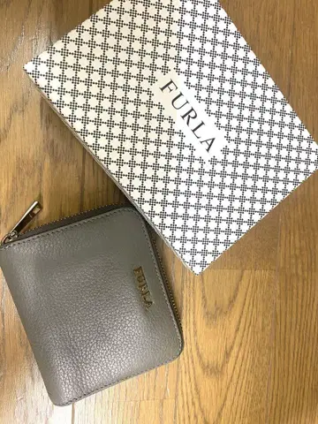 FURLA 2단 접이식 가죽 지갑