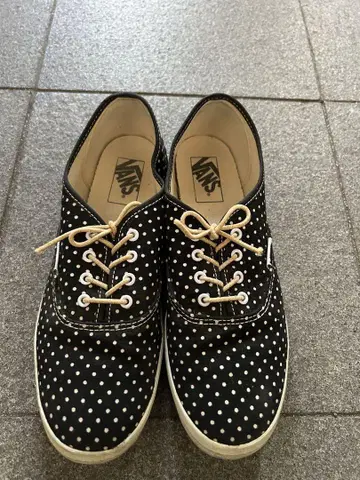 [ 레어 ] VANS 블랙/화이트 도트 스니커즈