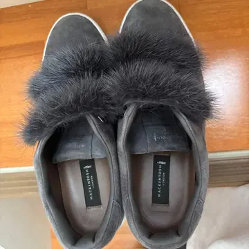 MACKINTOSH 그레이 퍼 달린 스니커즈 신발 23cm