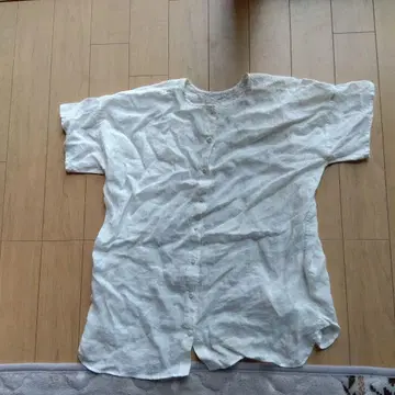 메종드소일 린넨 화이트 반팔 셔츠