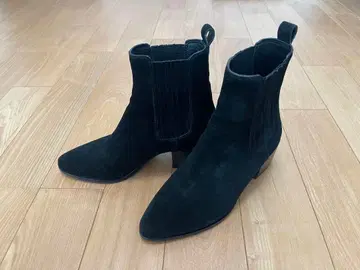 새상품급 BANANA REPUBLIC 블랙 스웨이드 숏부츠 24cm