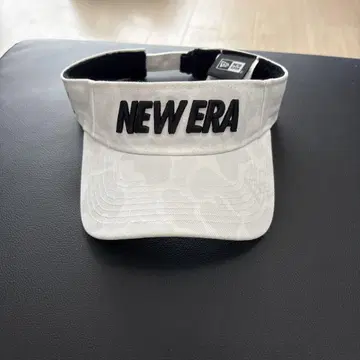 NEW ERA 화이트 카모플라쥬 바이저