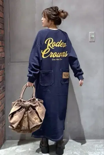 로데오 크라운 래글런 칼라 스티치 원피스