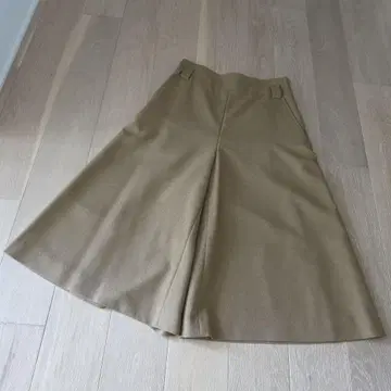 가격표 포함 새상품 알아바일 조젯 A라인 큐롯 카멜