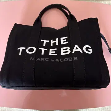 MARC JACOBS 더 토트 백 블랙
