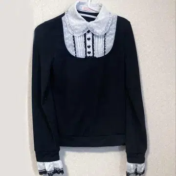 TRALALA 하트 버튼 상의