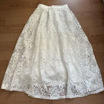 JENNE 화이트 레이스 플레어 스커트