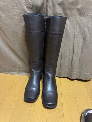 미사용 다크 브라운 가죽 롱 부츠