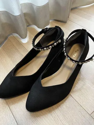 라파퍼 23.5cm 펄 앵클 스트랩 5cm 힐 펌프스 블랙