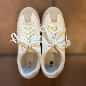 UNIQLO:C 스니커즈 25cm