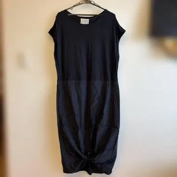BEARDSLEY 슬리브리스 롱 원피스 네이비