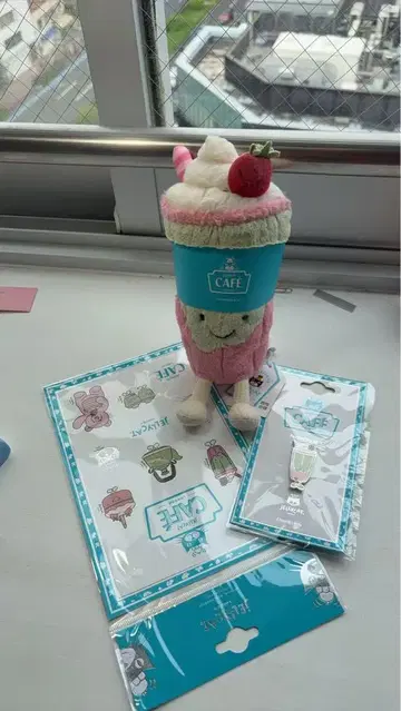 상하이 한정판 제리캣 밀크셰이크 구하기 어려움