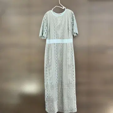러그나무 문 반팔 드레스