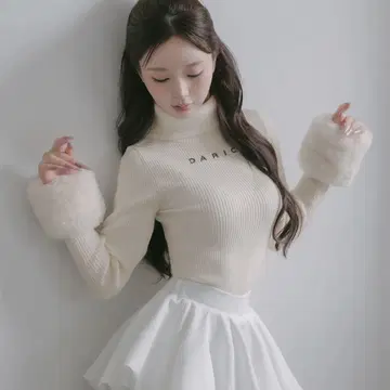 다리치 스무스 퍼 리브 니트탑 IVO