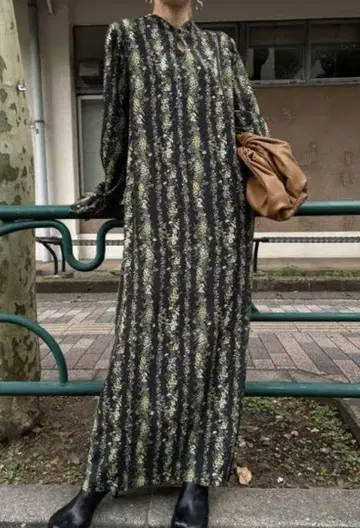 아메리 아메리빈티지 MILLIE TEARS NECK DRESS
