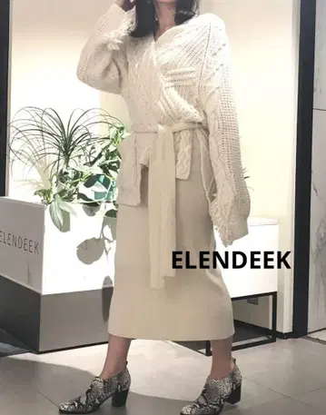 ELENDEEK 엘렌딕 어레인지 케이블 니트 화이트 F