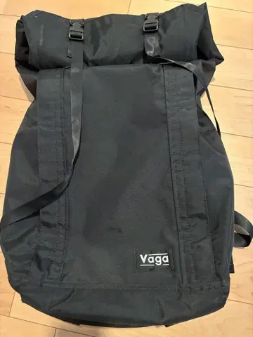 Vaga 블랙 롤탑 백팩