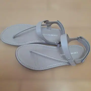EMPORIO ARMANI 베이지 샌들