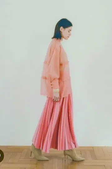 핑크 플리츠 롱 스커트