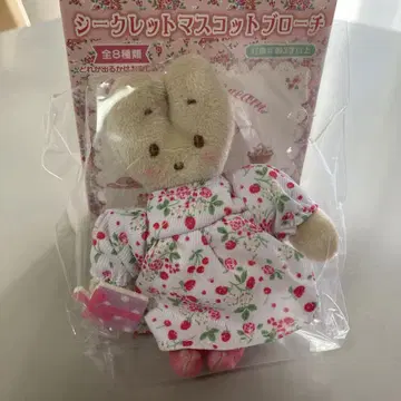산리오 마론 크림 브로치
